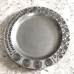 Wilton Armetale Hollowware Reggae Round Tray